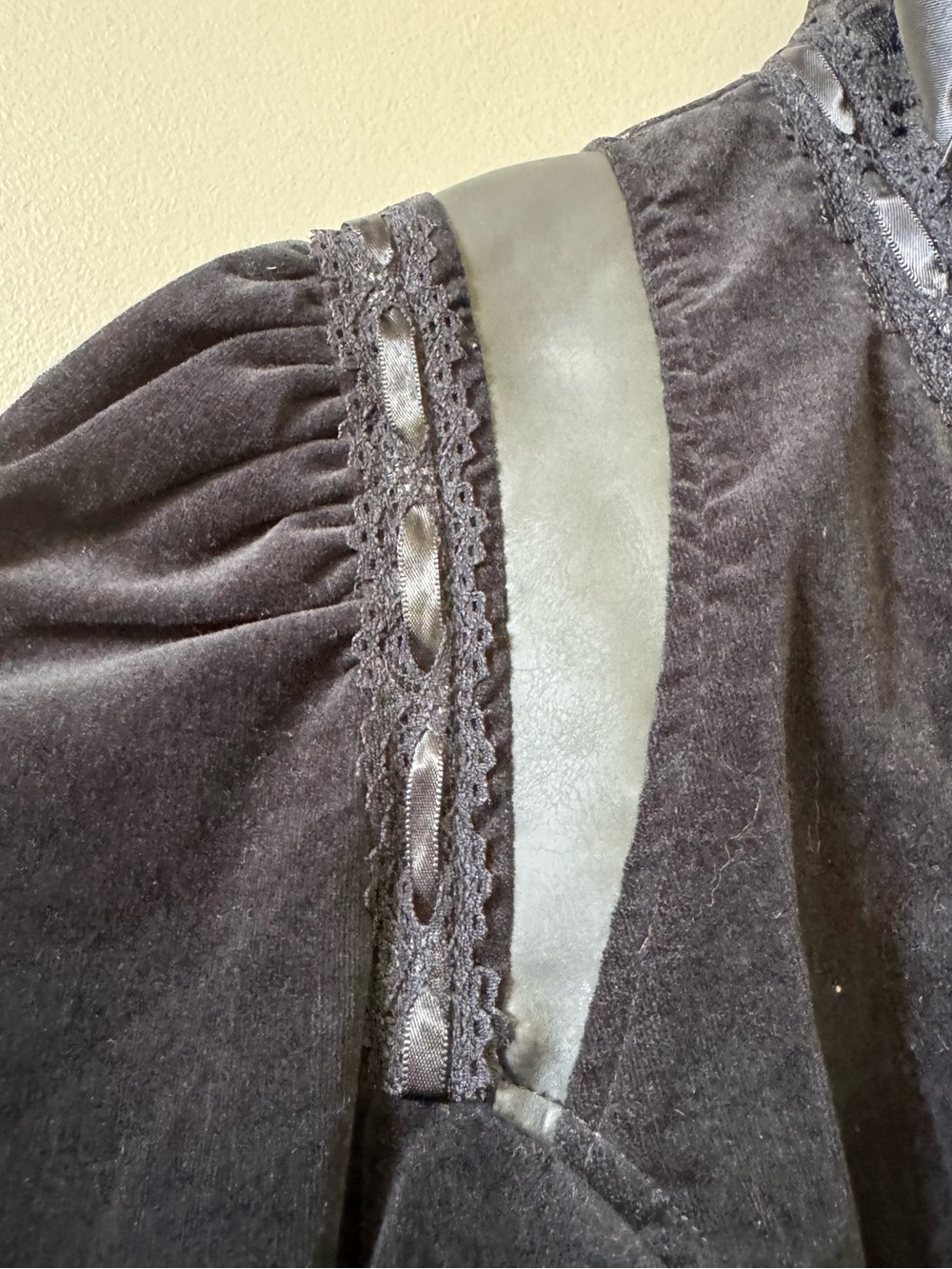 Blacklist Lip Service Lost Velvet empire blazer black jacket - Picture 5 of 14